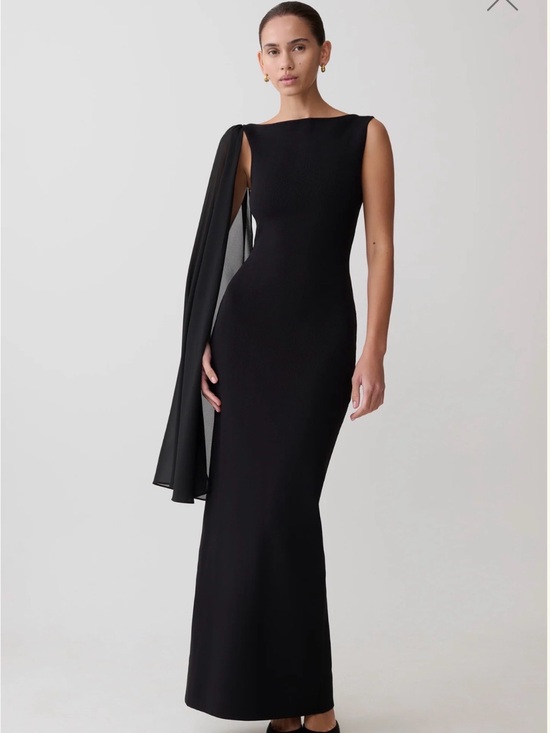 Meshki Dresses & Skirts - Elegant Black One-Shoulder Evening Gown